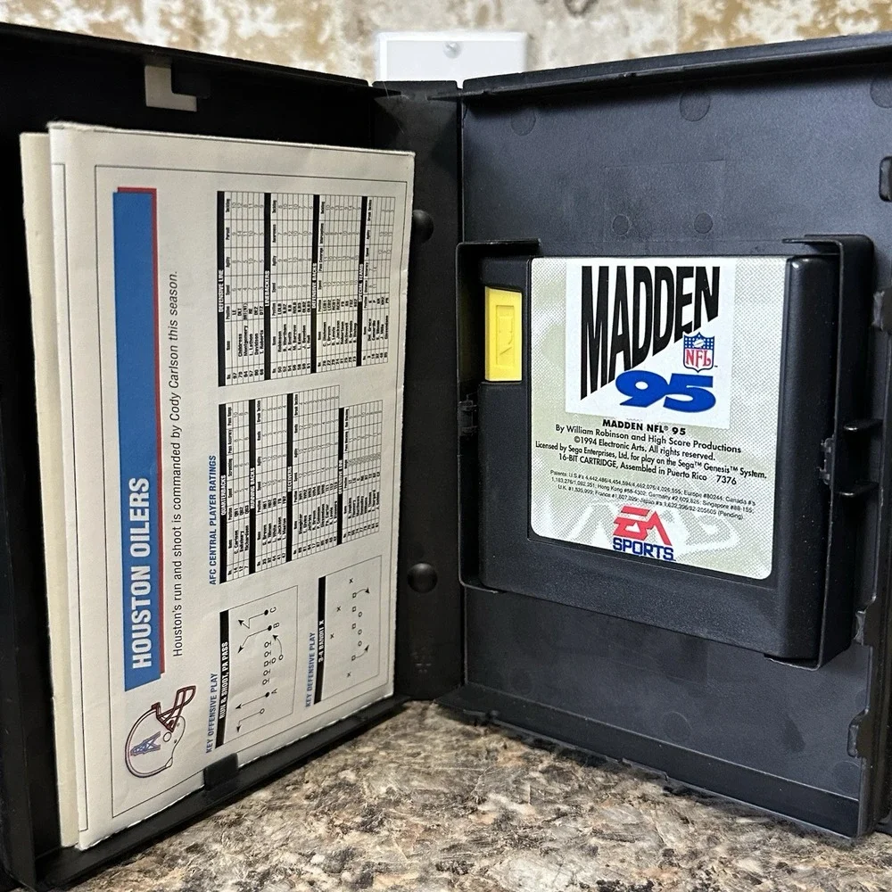 Used EA Sports Sega Genesis Madden 95 w/case team profiles And Inserts.